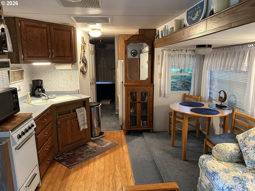 Cozy and well-loved travel trailer in Coast Villagee enjoy all - photo 21