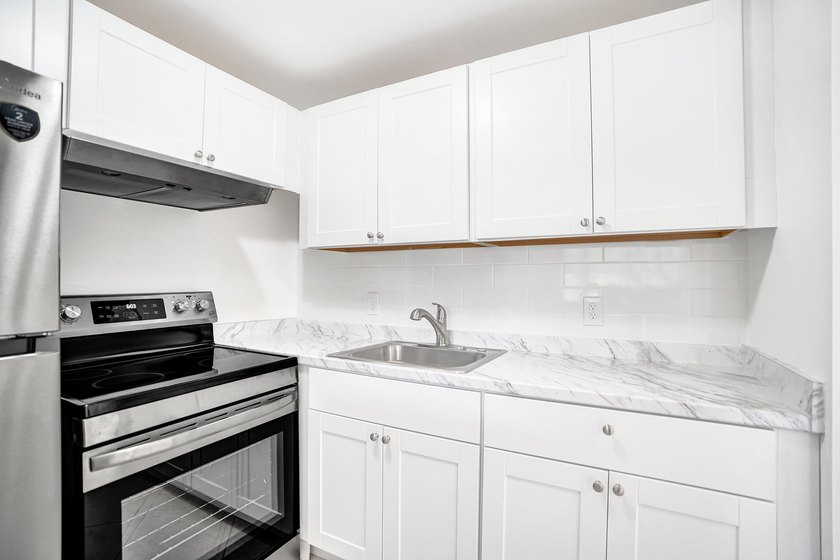Charming Updated 1-BR/1-BA First-Floor Unit - Just 3.3 Miles to - photo 11