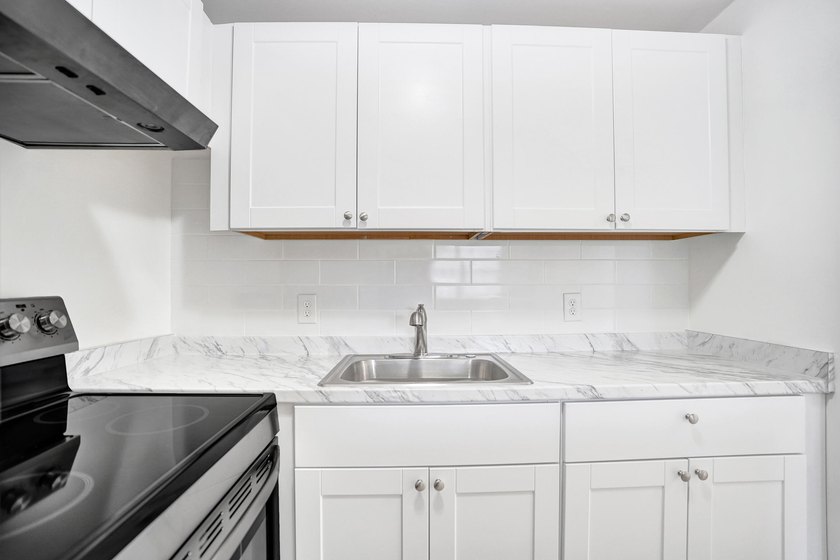 Charming Updated 1-BR/1-BA First-Floor Unit - Just 3.3 Miles to - photo 12