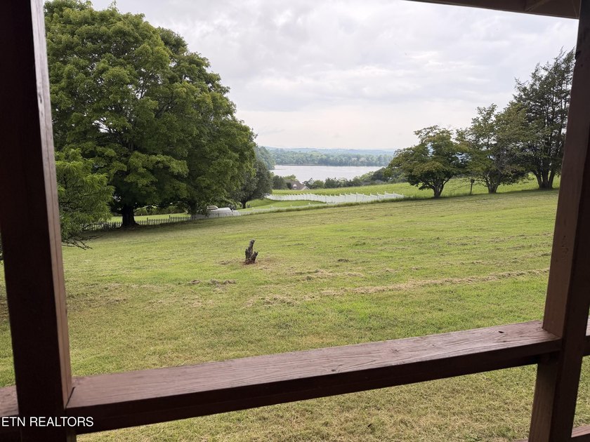 Wonderful lake views welcome you to this charming home situated - photo 20