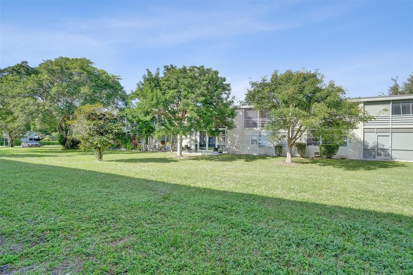 Charming Updated 1-BR/1-BA First-Floor Unit - Just 3.3 Miles to - photo 24