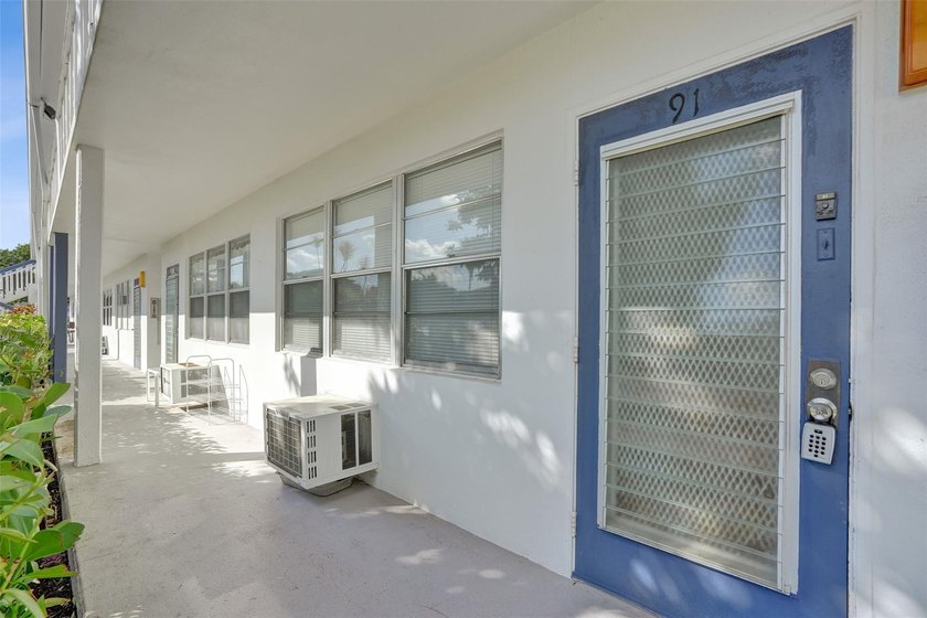 Charming Updated 1-BR/1-BA First-Floor Unit - Just 3.3 Miles to - photo 25