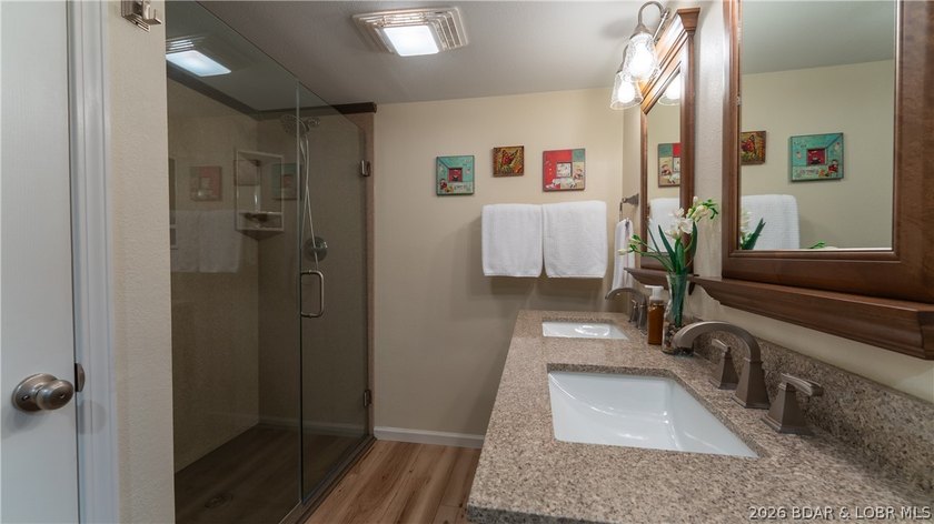 Professionally remodeled to perfection, this gorgeous Lake Ozark - photo 11