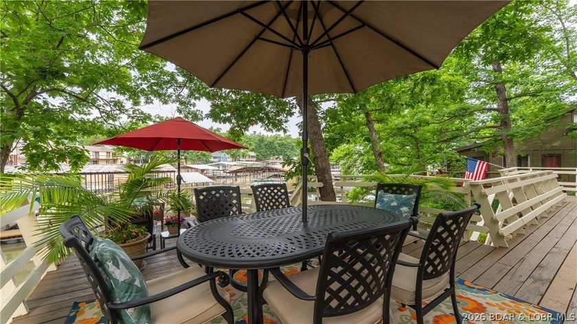 Professionally remodeled to perfection, this gorgeous Lake Ozark - photo 24