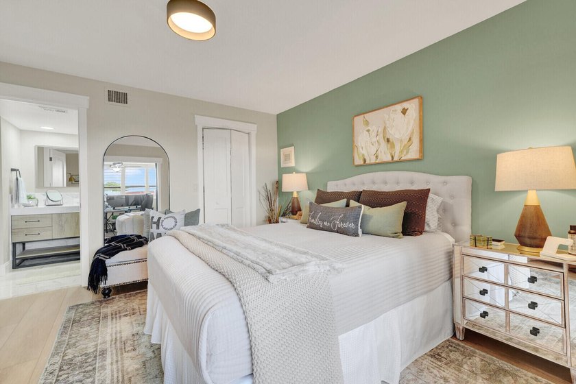 Welcome to this beautifully renovated 2 bedroom, 2 bathroom - photo 24