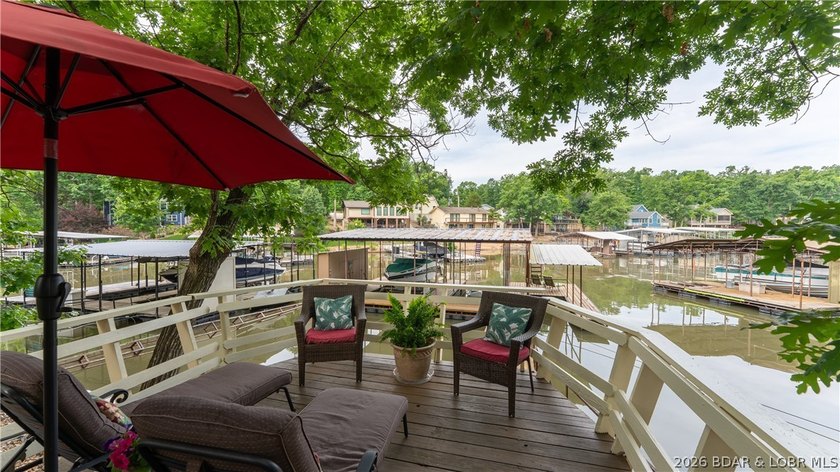 Professionally remodeled to perfection, this gorgeous Lake Ozark - photo 26