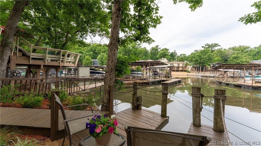 Professionally remodeled to perfection, this gorgeous Lake Ozark - photo 36