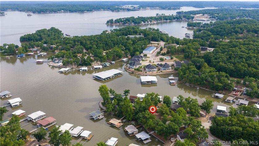 Professionally remodeled to perfection, this gorgeous Lake Ozark - photo 40