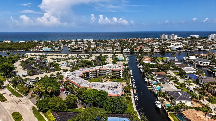 Welcome to this beautifully renovated 2 bedroom, 2 bathroom - photo 42