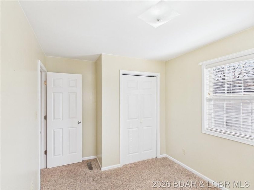 Enjoy lake living in this beautifully updated second-tier home - photo 12