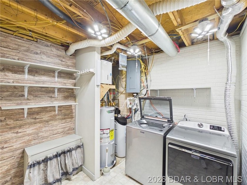 Enjoy lake living in this beautifully updated second-tier home - photo 21