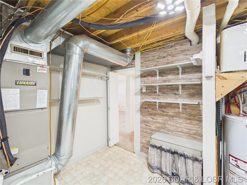Enjoy lake living in this beautifully updated second-tier home - photo 22