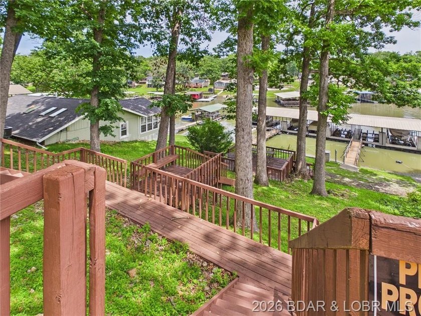 Enjoy lake living in this beautifully updated second-tier home - photo 31