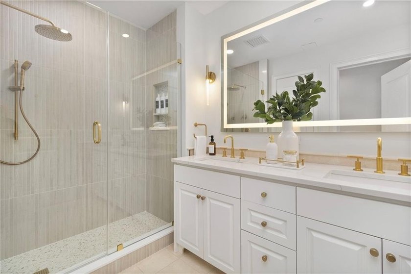 A rare opportunity to own a never-before-offered residence in - photo 12
