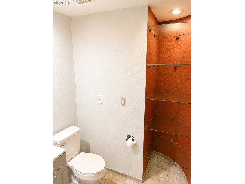 Custom-built home with beautiful river views and quality - photo 15