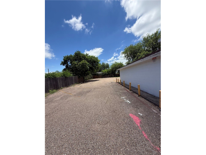 Unlock the potential of this well positioned neighborhood - photo 9