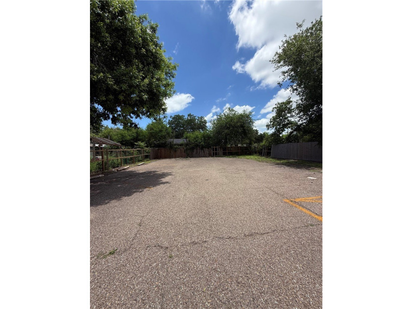 Unlock the potential of this well positioned neighborhood - photo 10