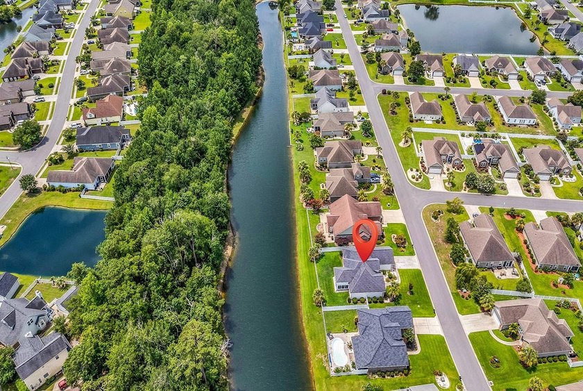 Welcome to this beautifully maintained custom-built home - photo 50