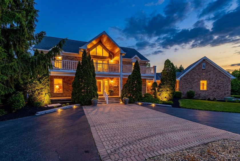Private resort-style estate down a long winding lane on 52.826 - photo 2