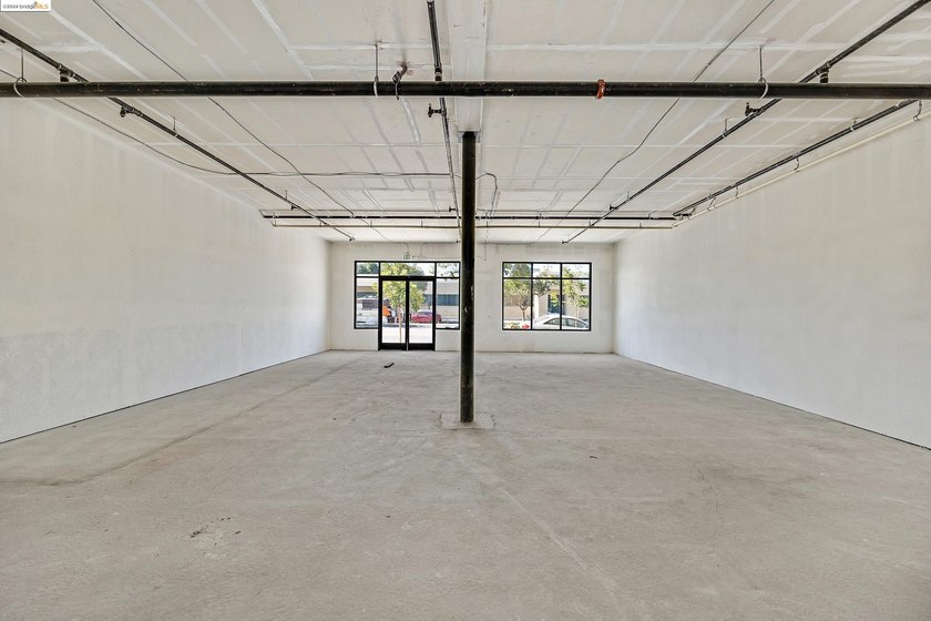 Retail shell space for sale - photo 6