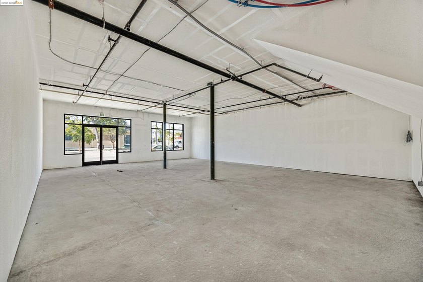 Retail shell space for sale - photo 7