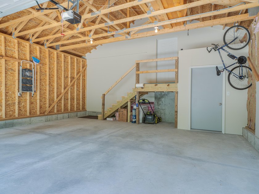 Don't Miss This Exceptional 9-Year-Young Home in Ausable Acres! - photo 15