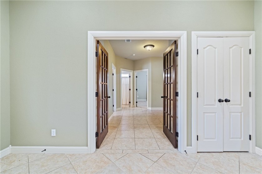 Big REDUCTITON: Seller says sell:This beautiful home in - photo 23