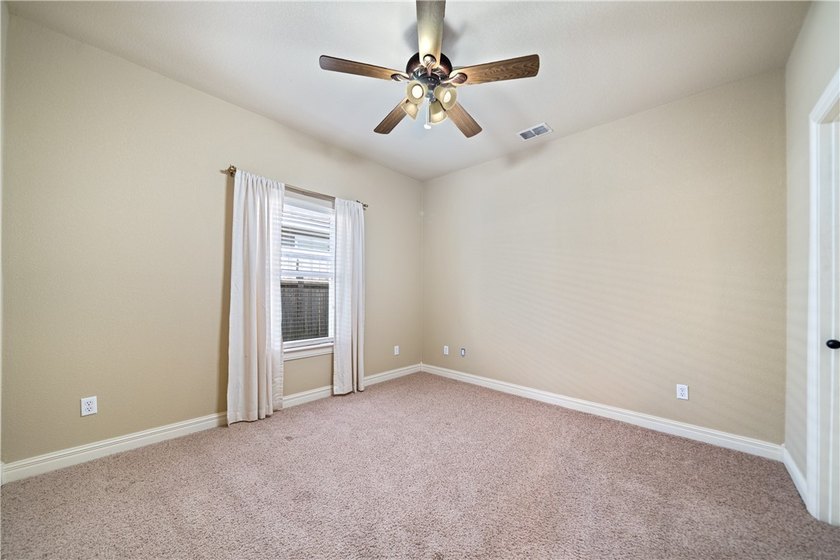 Big REDUCTITON: Seller says sell:This beautiful home in - photo 24