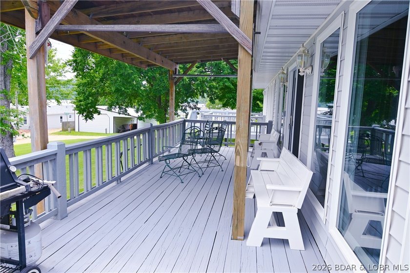 Lakefront opportunities like this don't come around often! - photo 29