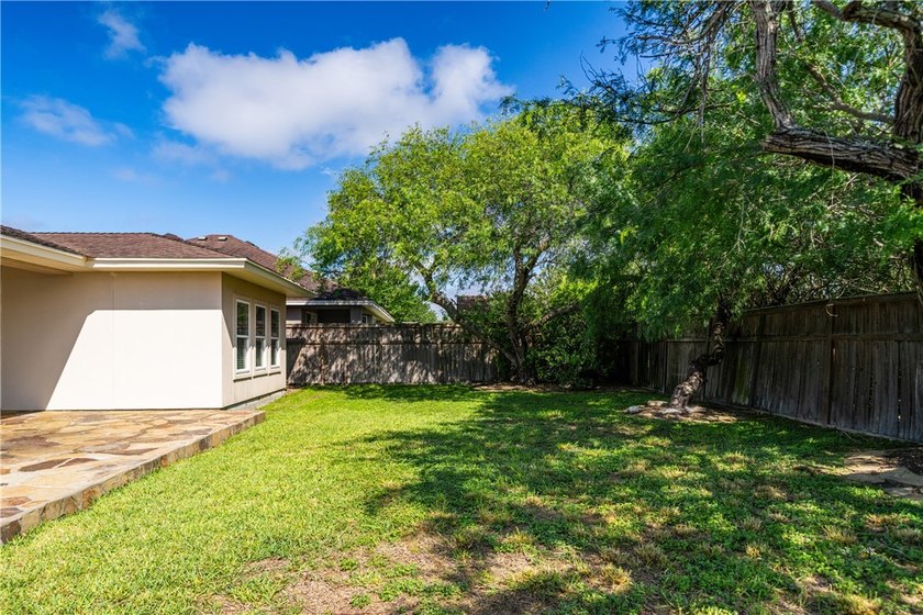 Big REDUCTITON: Seller says sell:This beautiful home in - photo 33