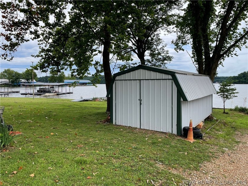 Lakefront opportunities like this don't come around often! - photo 45