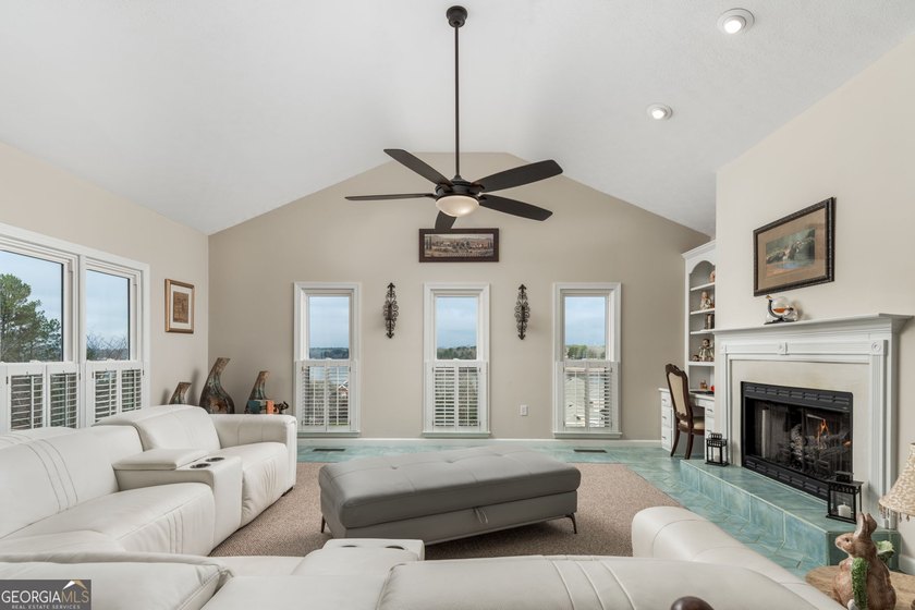 If you've been waiting for the right opportunity to own a lake - photo 4