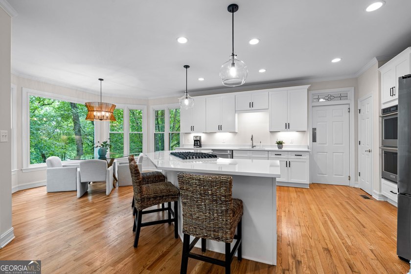 *** MUST SEE *** Lakefront Luxury on Lake Kedron - Completely - photo 3