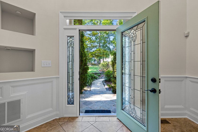 *** MUST SEE *** Lakefront Luxury on Lake Kedron - Completely - photo 6
