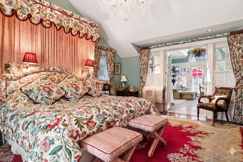 A RARE OPPORTUNITY TO OWN A 10-ACRE GATED PRIVATE ESTATE OF - photo 33