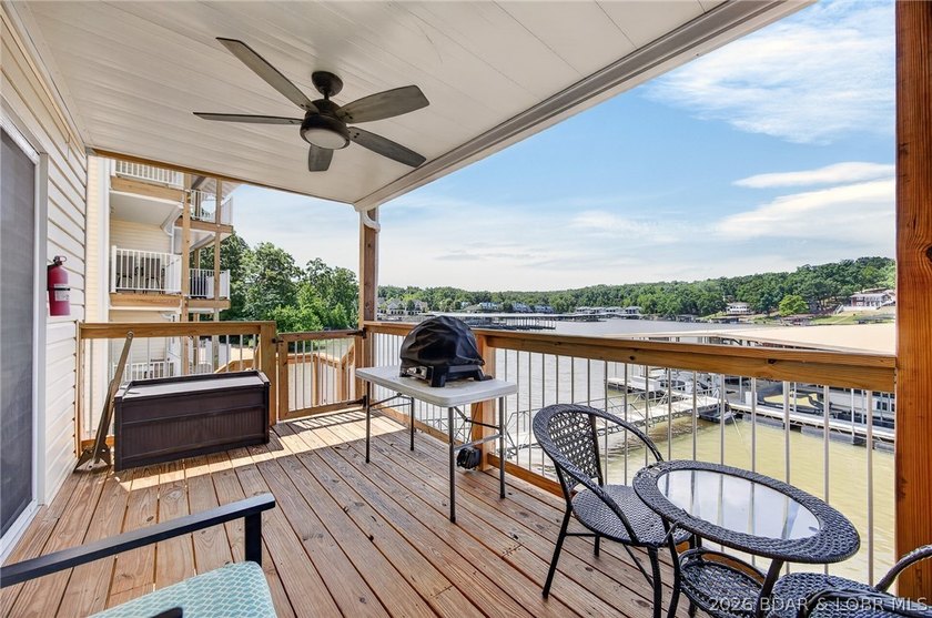 Beautifully renovated 3-bedroom, 2-bath lakefront condo at the - photo 16