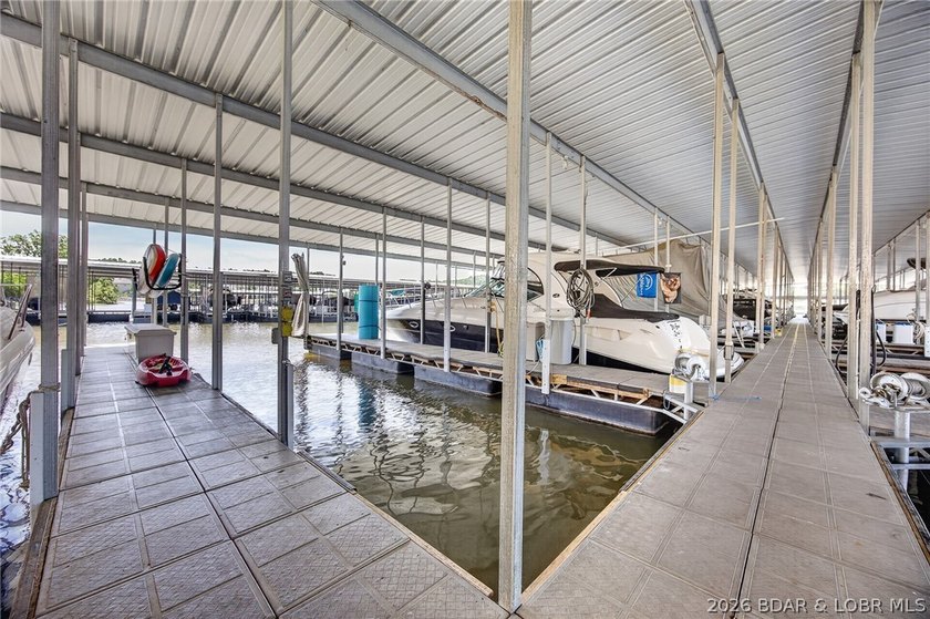 Beautifully renovated 3-bedroom, 2-bath lakefront condo at the - photo 34