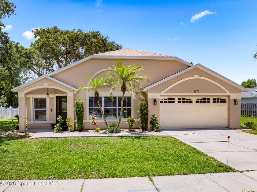 THIS IS A MUST SEE! Extremely Well-Maintained 3 Bed / 2 Bath - photo 4