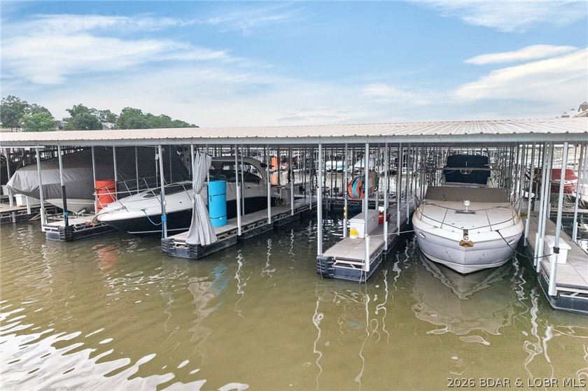 Beautifully renovated 3-bedroom, 2-bath lakefront condo at the - photo 35