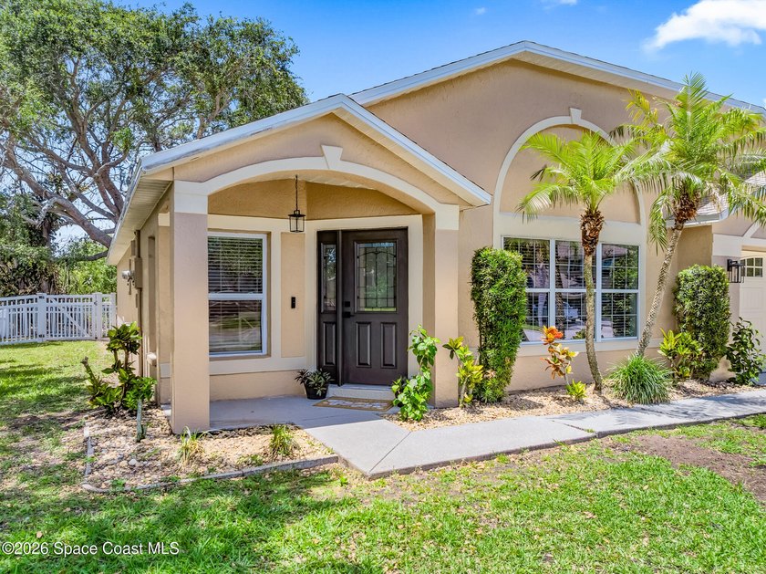 THIS IS A MUST SEE! Extremely Well-Maintained 3 Bed / 2 Bath - photo 5