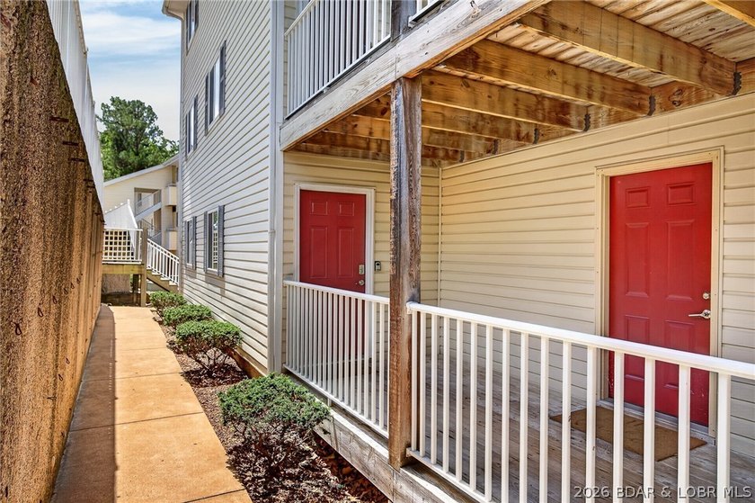 Beautifully renovated 3-bedroom, 2-bath lakefront condo at the - photo 41