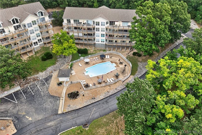 Beautifully renovated 3-bedroom, 2-bath lakefront condo at the - photo 46