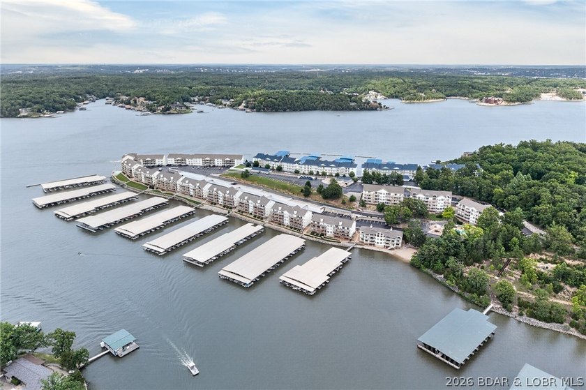 Beautifully renovated 3-bedroom, 2-bath lakefront condo at the - photo 49