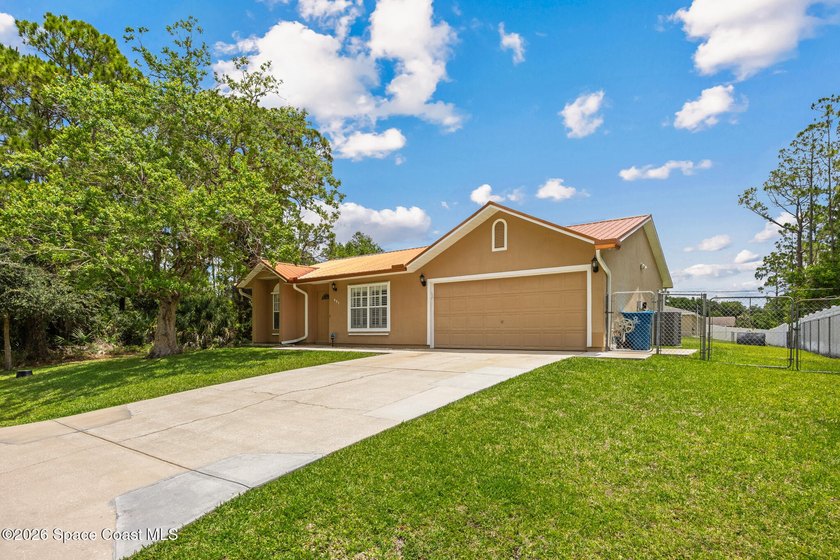 Price Improvement to $330,000! Seller is also offering a - photo 3