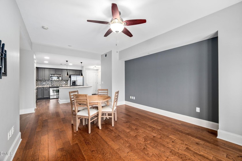 Incredible 6th floor home in the highly desirable 222 Glenwood! - photo 9