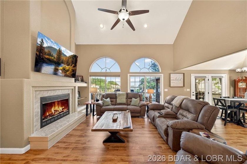 If you've been dreaming of lakefront living, welcome to 18 - photo 12