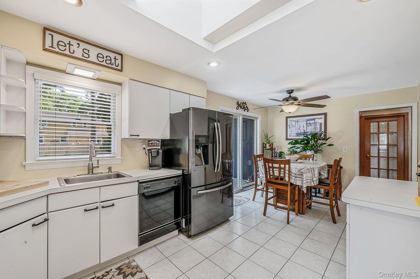 Welcome to this beautifully maintained 2-bedroom, 2-bath ranch - photo 13