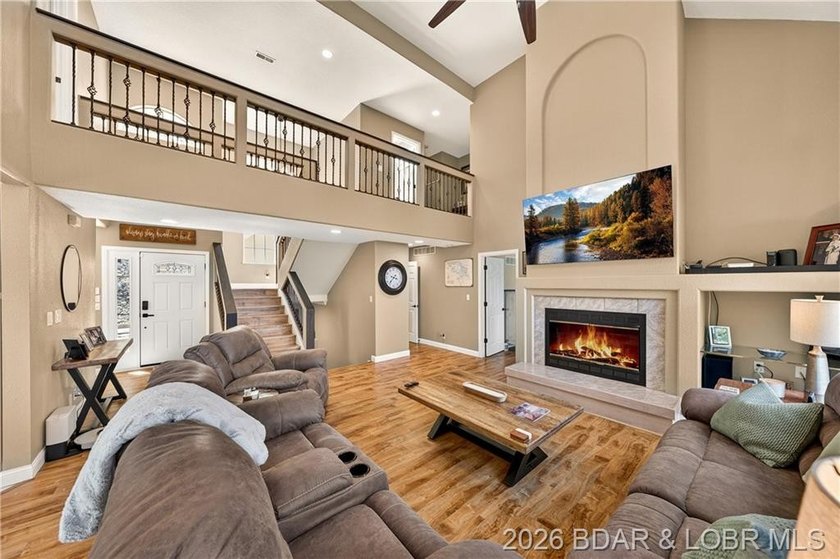 If you've been dreaming of lakefront living, welcome to 18 - photo 14