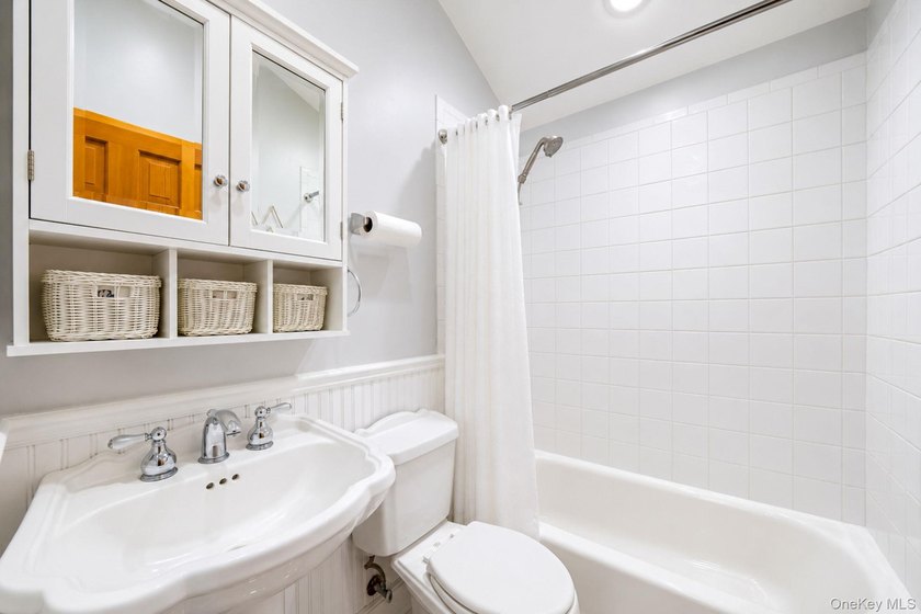 Welcome to this beautifully maintained 2-bedroom, 2-bath ranch - photo 20
