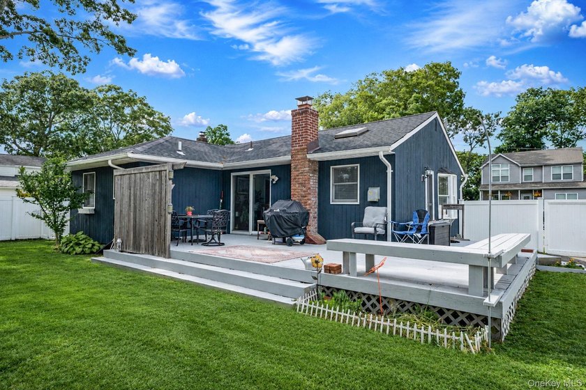Welcome to this beautifully maintained 2-bedroom, 2-bath ranch - photo 28